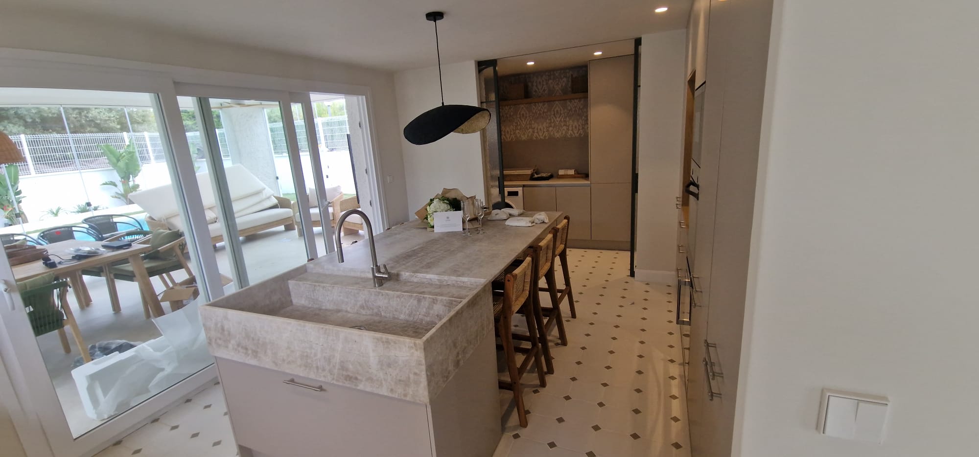 Reforma de cocina con isla en un chalet de Calafell