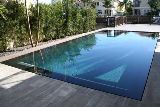 construir piscinas desbordantes en Castelldefels